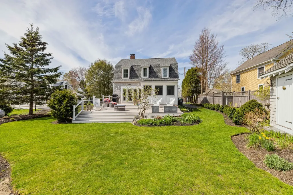 2 Wallace Street Kennebunk ME 04043