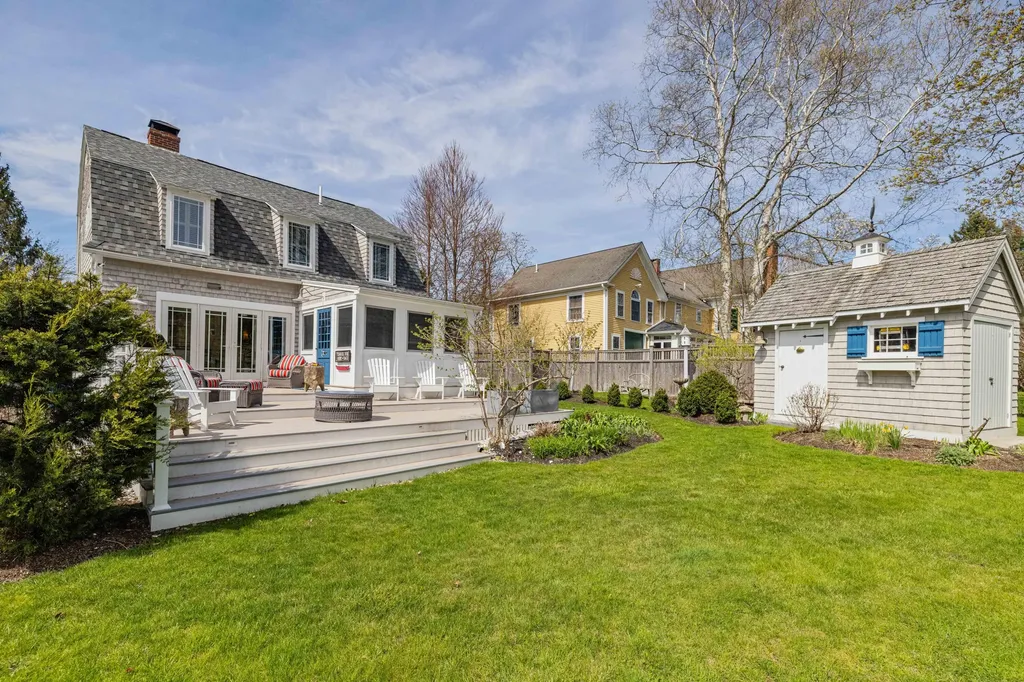 2 Wallace Street Kennebunk ME 04043