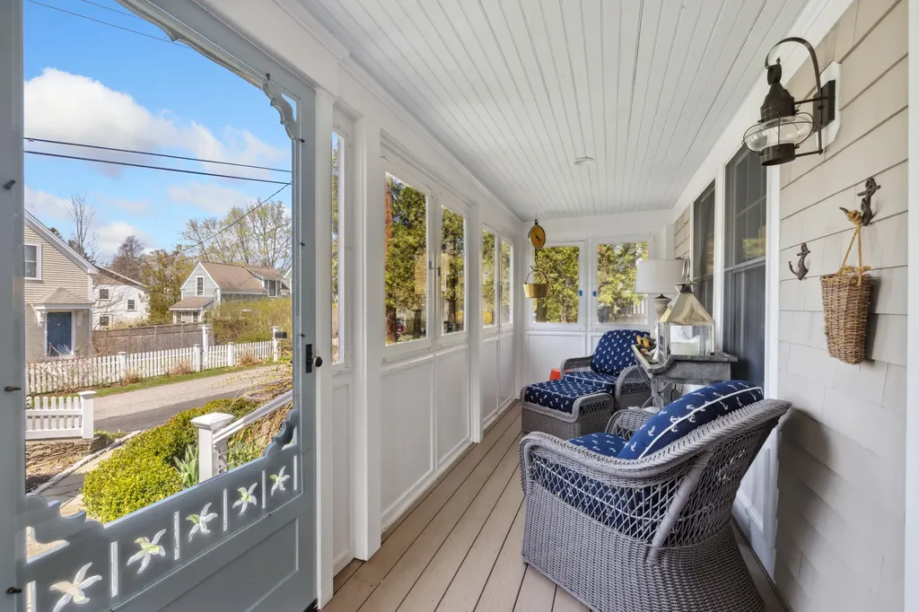 2 Wallace Street Kennebunk ME 04043