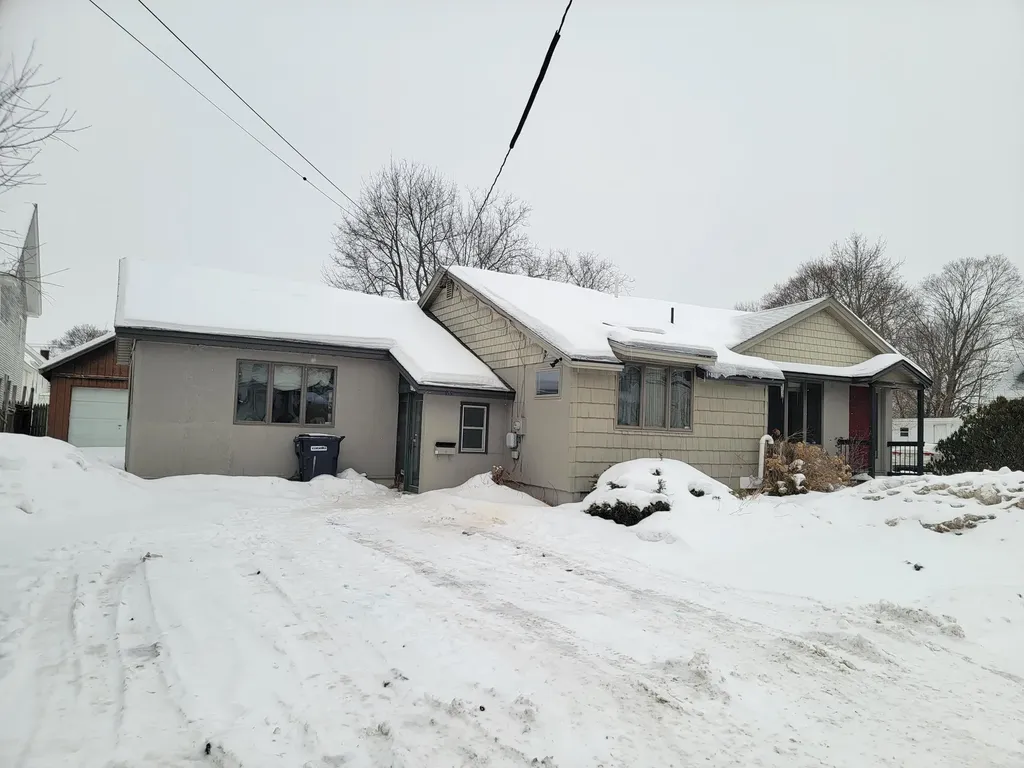 144 Grove Street Bangor ME 04401