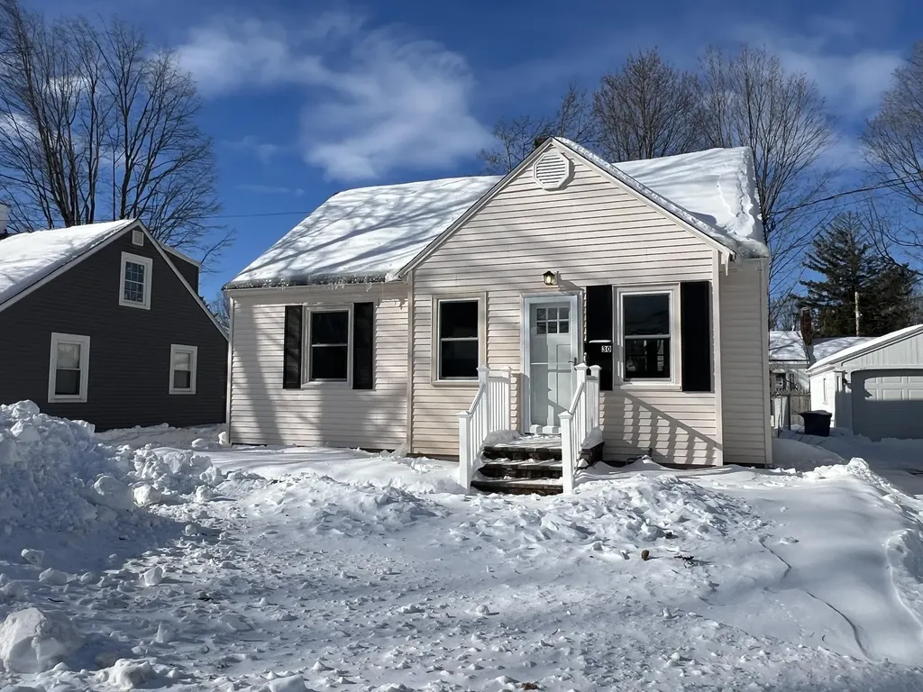 30 Gillander Avenue Auburn ME 04210