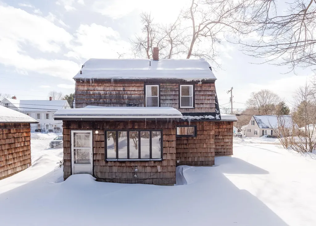 223 Lake Street Auburn ME 04210