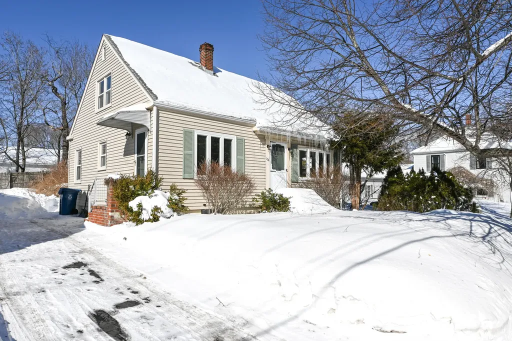 104 Whitney Avenue Portland ME 04102
