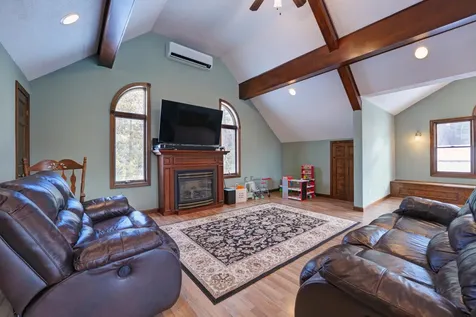 16 Village View Jay ME 04239