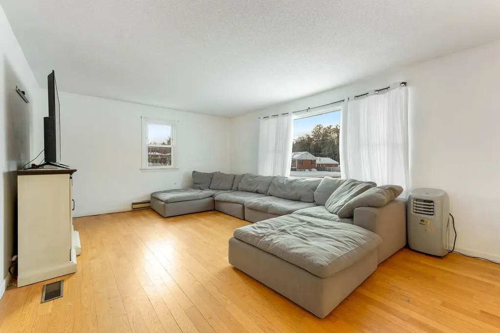 37 Page Avenue Wiscasset ME 04578
