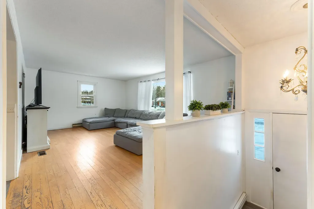 37 Page Avenue Wiscasset ME 04578