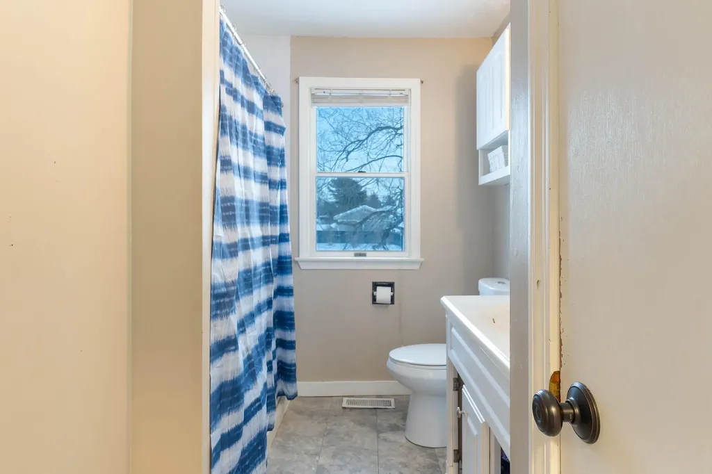 37 Page Avenue Wiscasset ME 04578