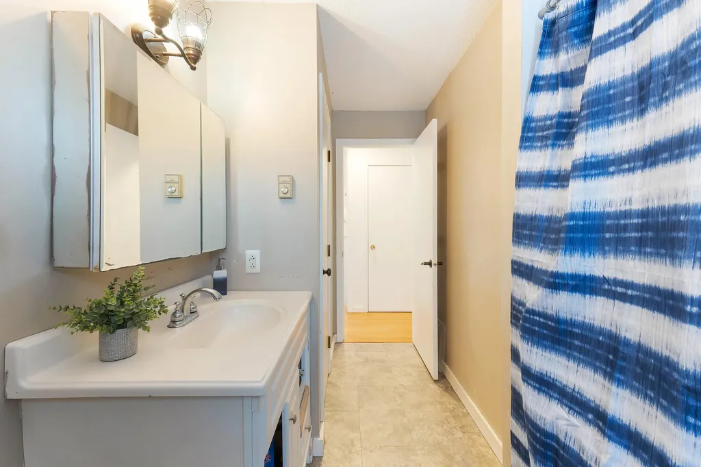 37 Page Avenue Wiscasset ME 04578