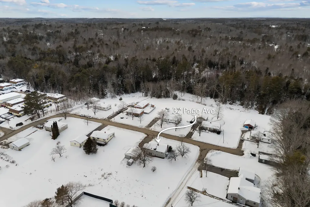 37 Page Avenue Wiscasset ME 04578