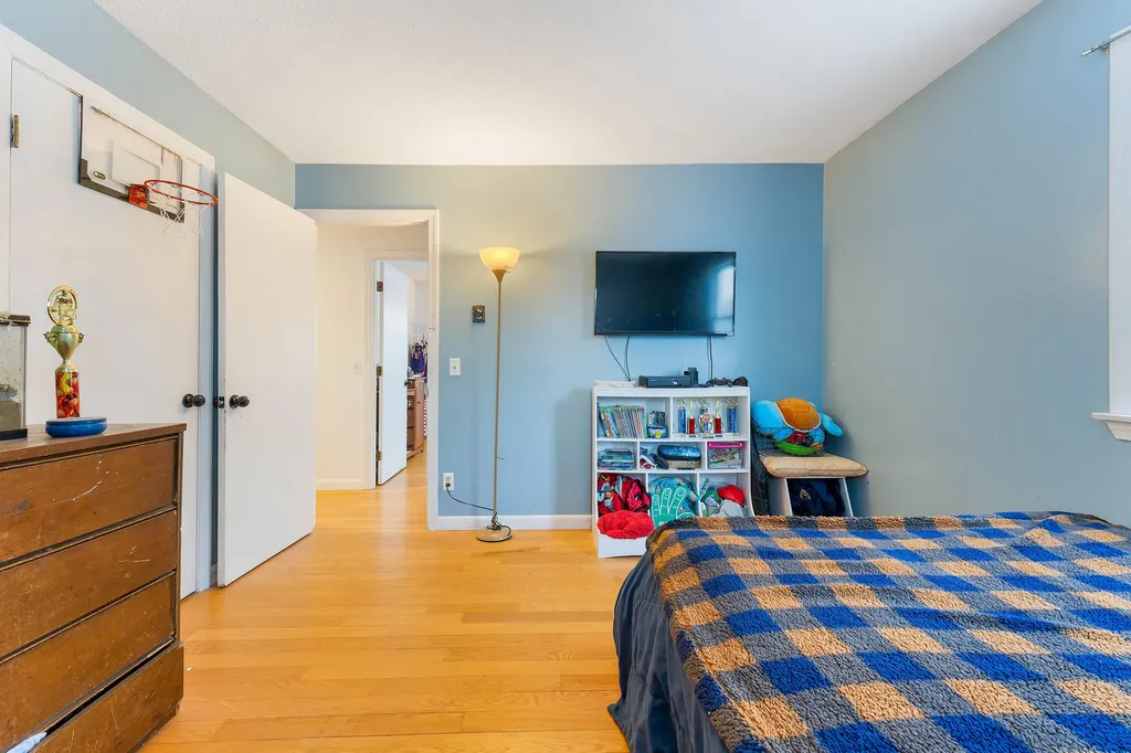 37 Page Avenue Wiscasset ME 04578