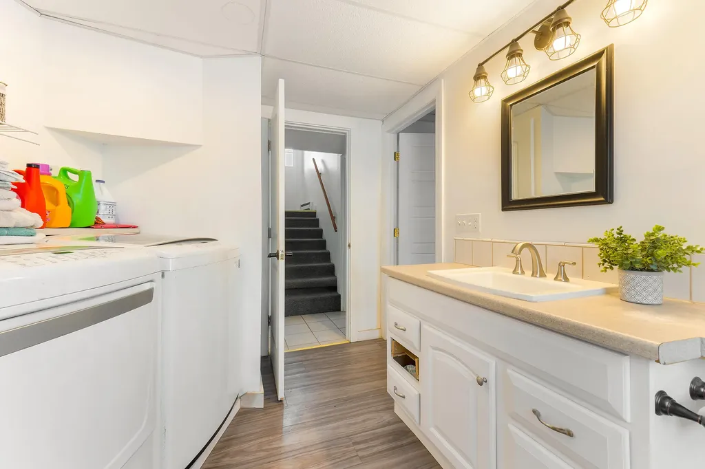 37 Page Avenue Wiscasset ME 04578