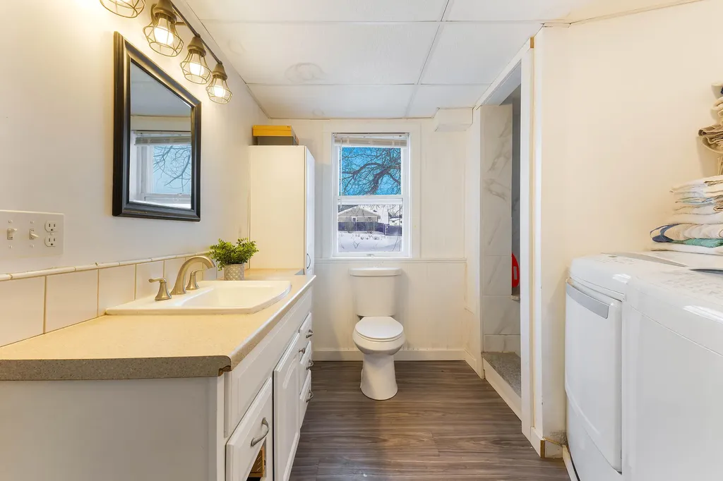 37 Page Avenue Wiscasset ME 04578