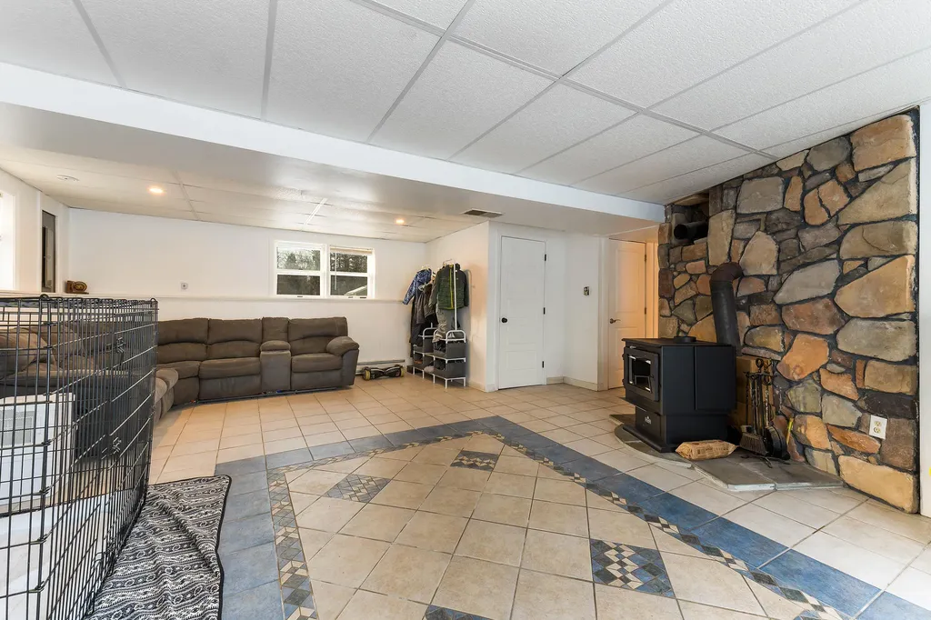 37 Page Avenue Wiscasset ME 04578