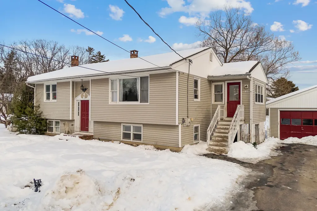 37 Page Avenue Wiscasset ME 04578