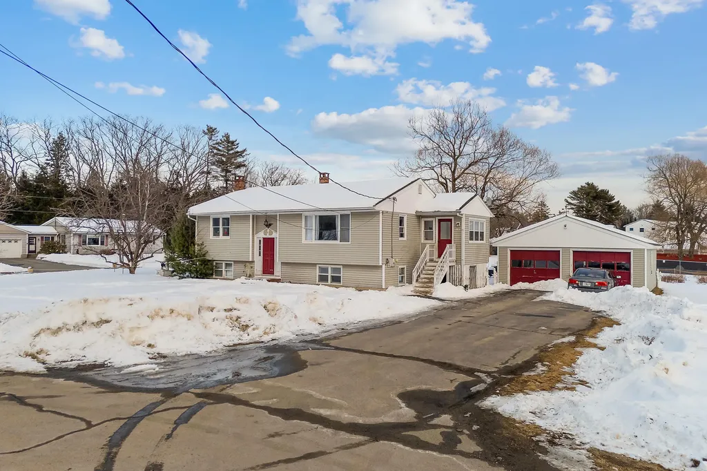 37 Page Avenue Wiscasset ME 04578