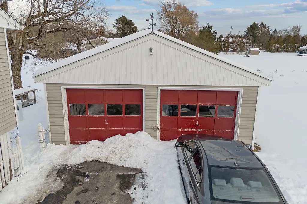 37 Page Avenue Wiscasset ME 04578