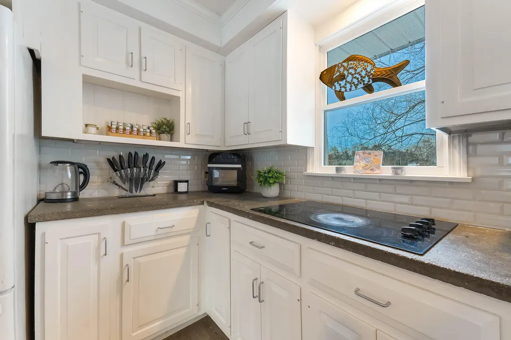 37 Page Avenue Wiscasset ME 04578