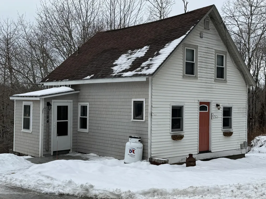 184 Pleasant Street Blue Hill ME 04614