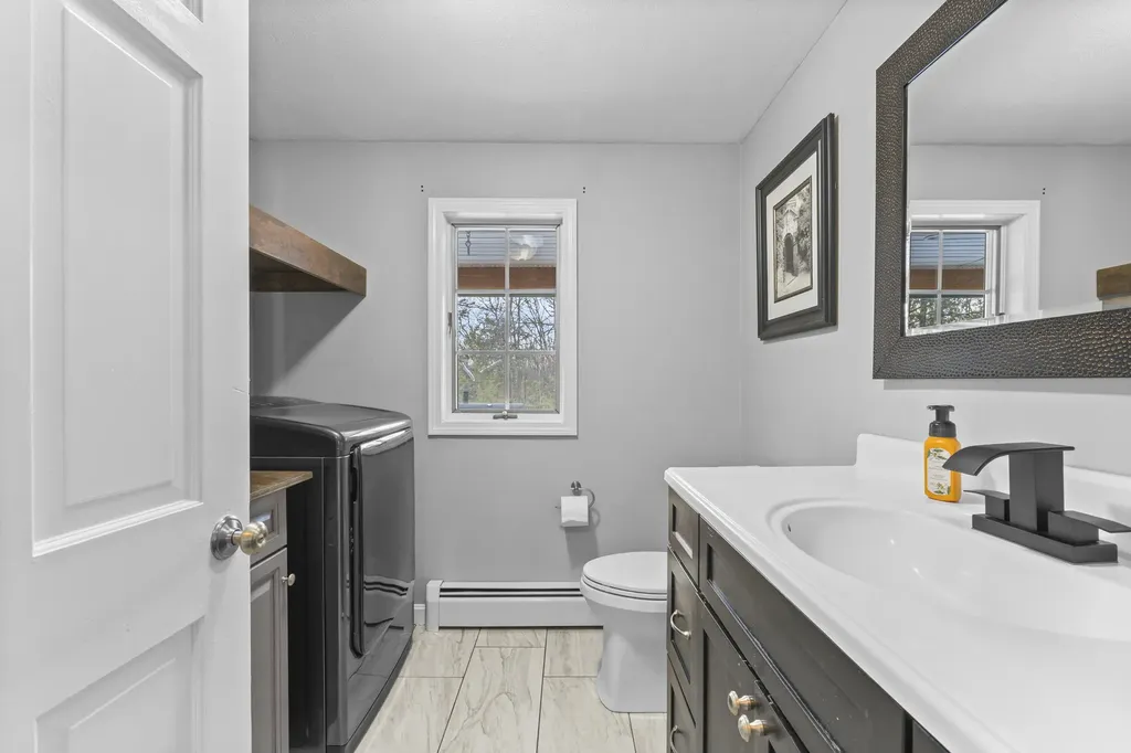 93 Limerick Road Arundel ME 04046