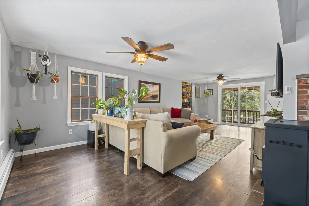 93 Limerick Road Arundel ME 04046