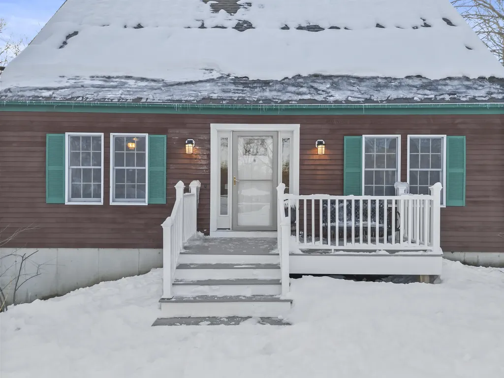 93 Limerick Road Arundel ME 04046
