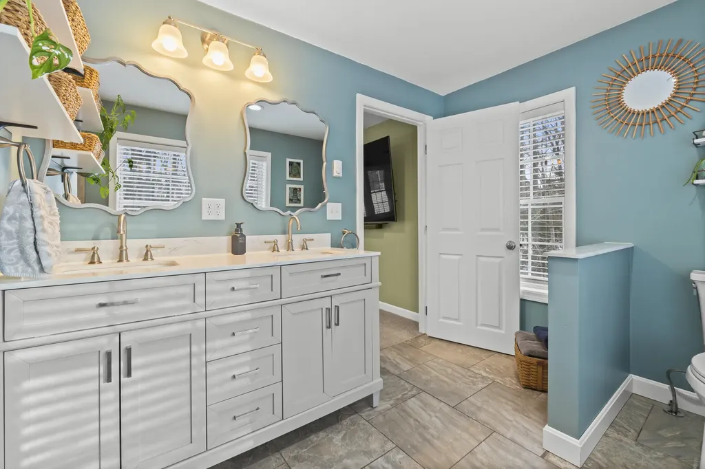 93 Limerick Road Arundel ME 04046