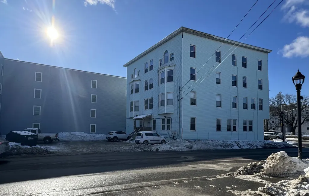 52 Hampshire Street Auburn ME 04210