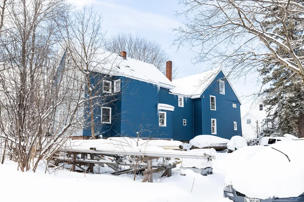 16 Kossuth Street Bangor ME 04401