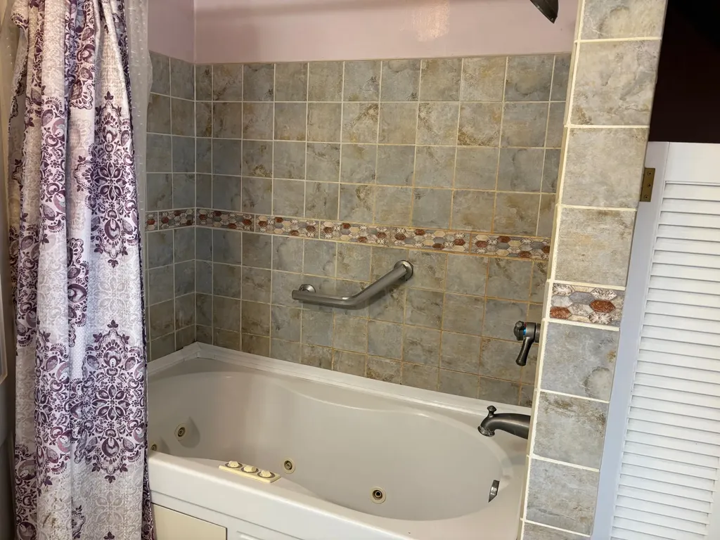 16 Bartlett Street Gardiner ME 04345