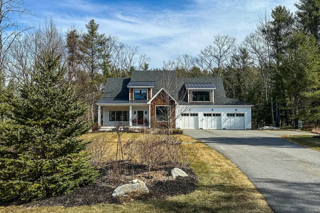 39 Field Road Falmouth ME 04105