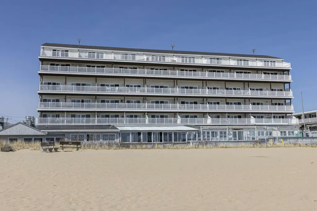 39 W Grand Avenue Old Orchard Beach ME 04064