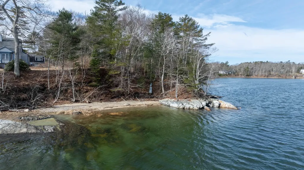 115 Maquoit Drive Freeport ME 04032