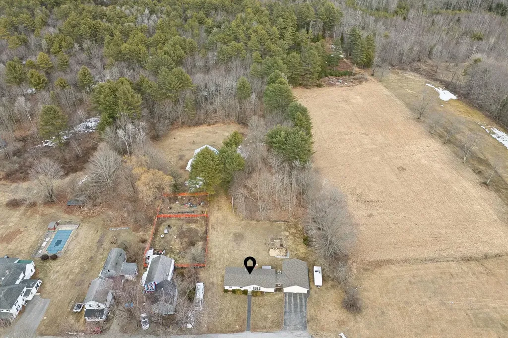 30 Republican Avenue Oxford ME 04270