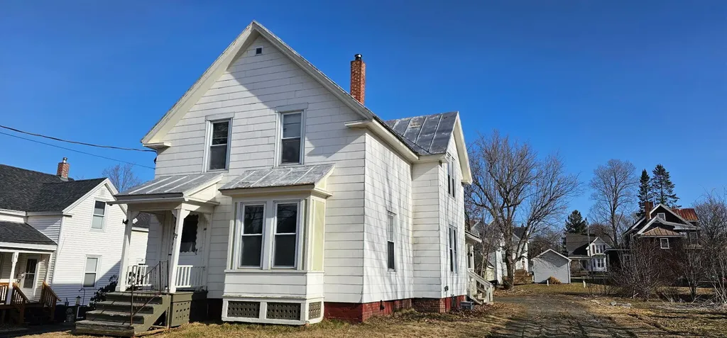27 Boutelle Avenue Waterville ME 04901