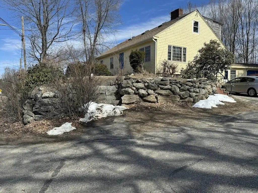 212 Montello Street Lewiston ME 04240