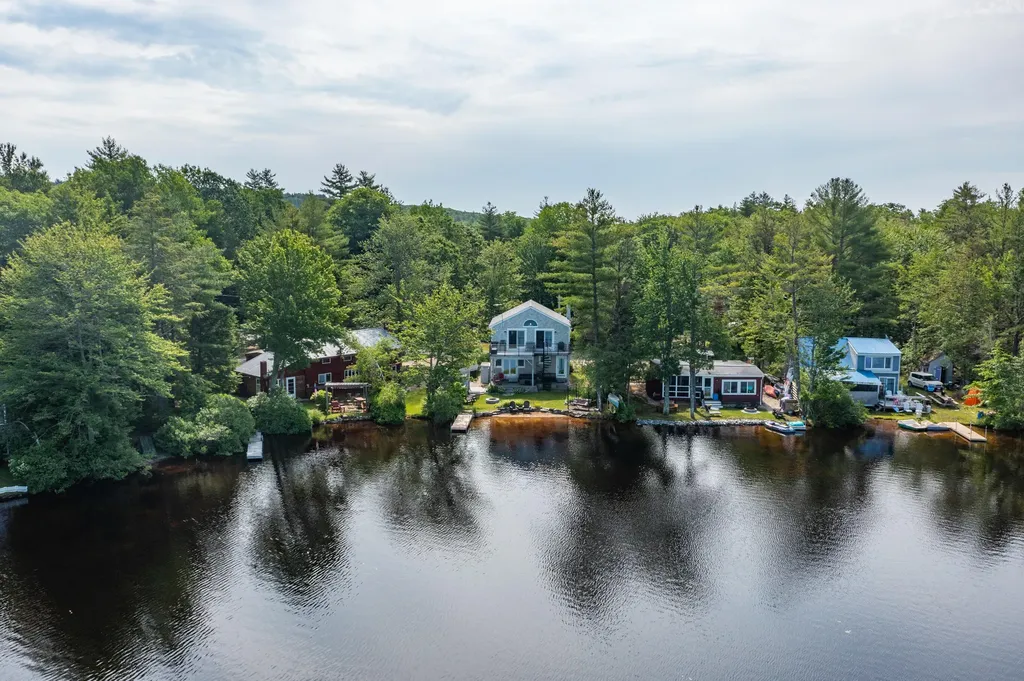 33 Lily Lane Waterboro ME 04087