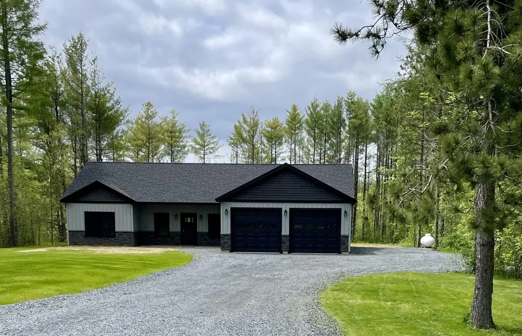 8 Peck Drive Newport ME 04953