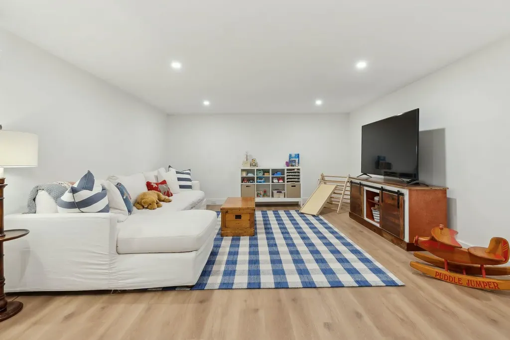 3 Mulberry Lane Kennebunk ME 04043