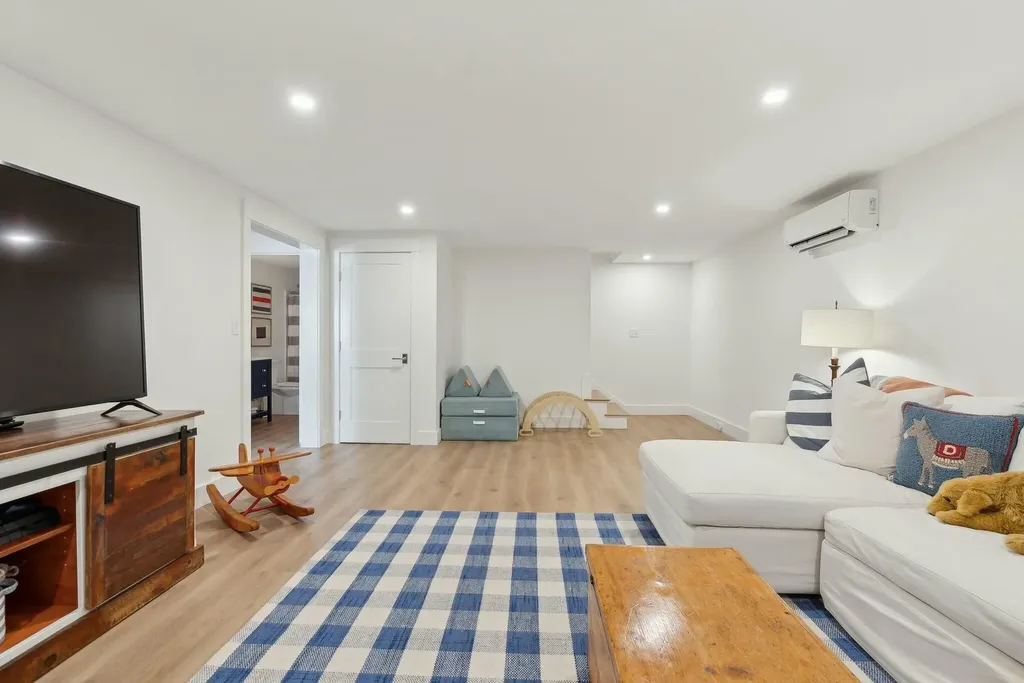 3 Mulberry Lane Kennebunk ME 04043