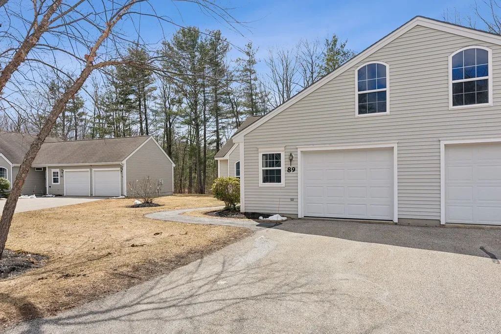 89 Cumberland Lane Gorham ME 04038