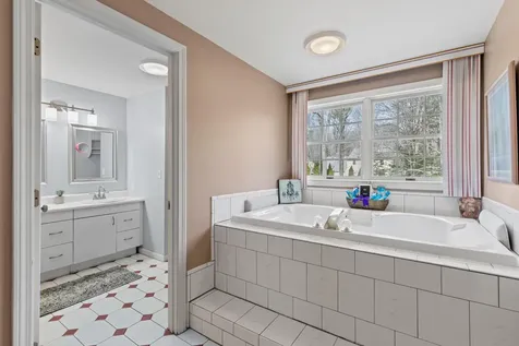 29 Minuteman Drive Scarborough ME 04074