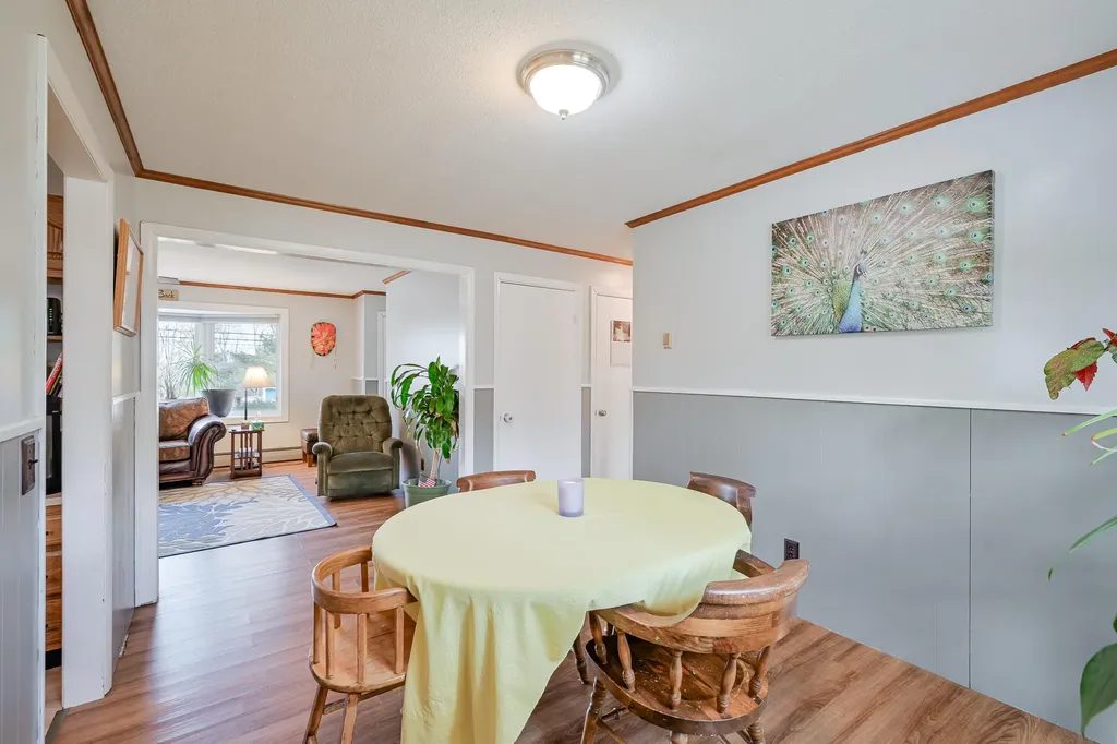 713 Gardiner Road Wiscasset ME 04578