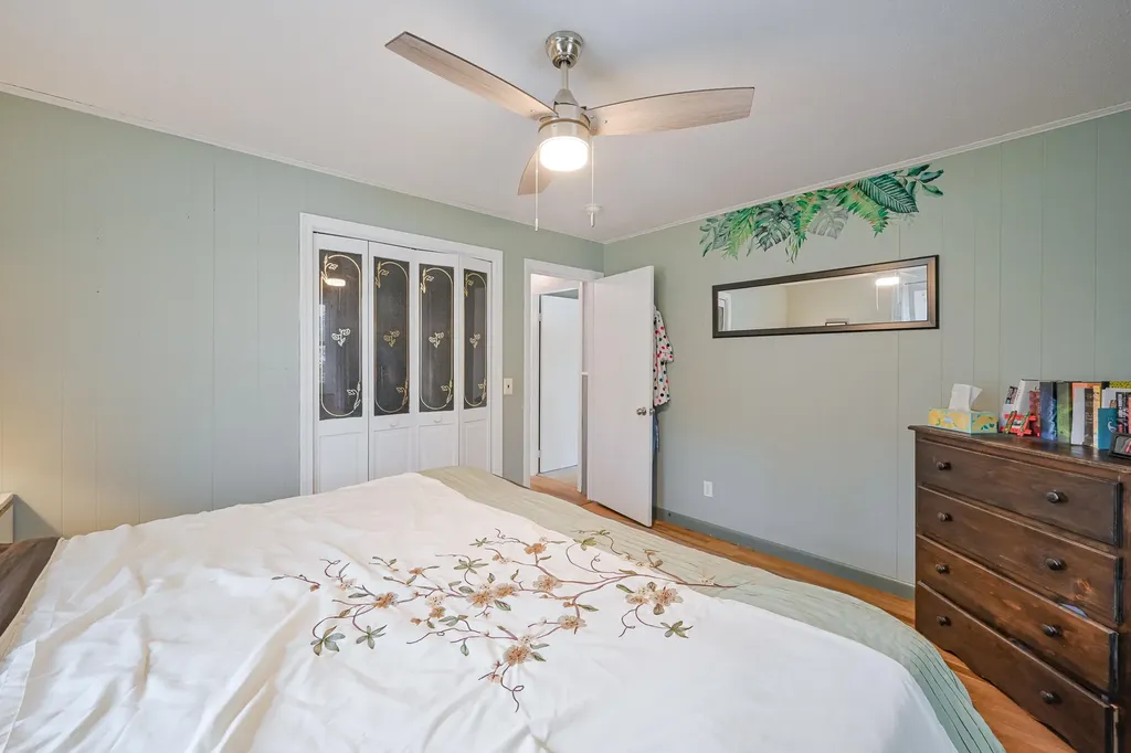 713 Gardiner Road Wiscasset ME 04578