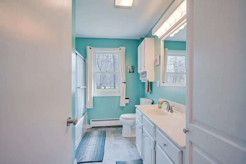 713 Gardiner Road Wiscasset ME 04578