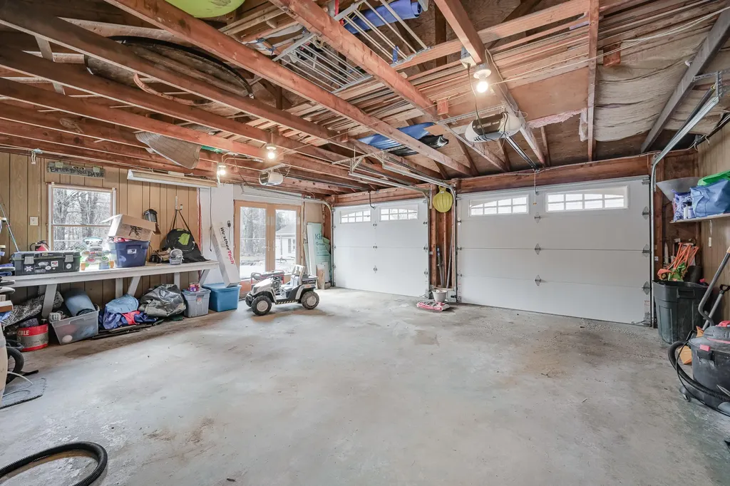 713 Gardiner Road Wiscasset ME 04578