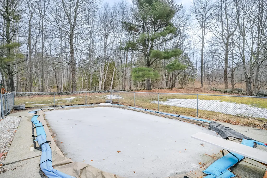 713 Gardiner Road Wiscasset ME 04578