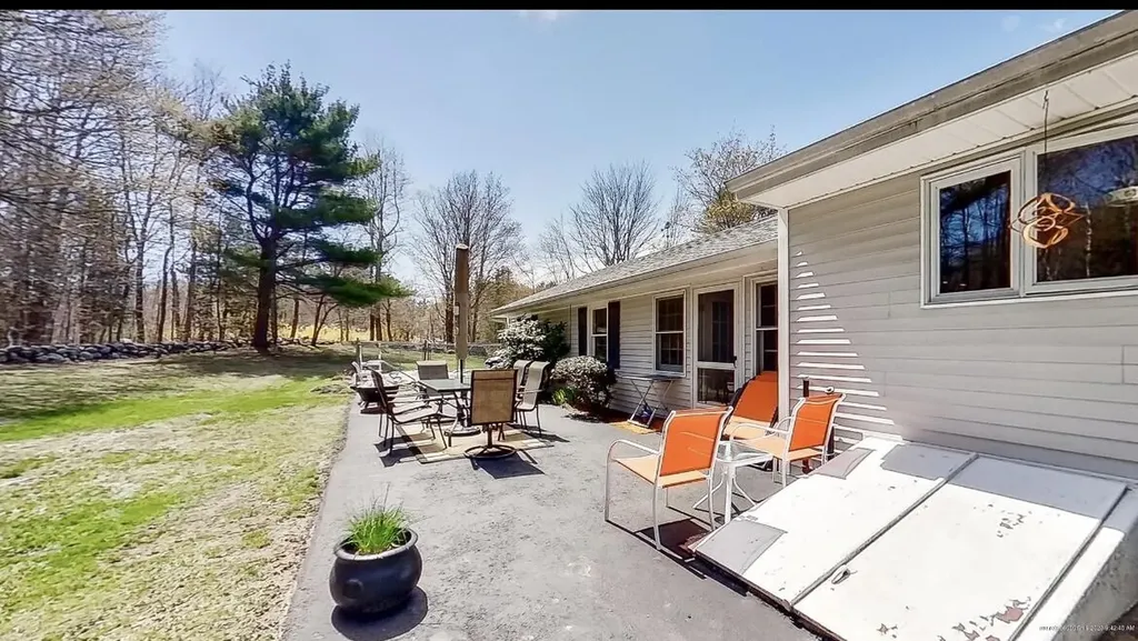 713 Gardiner Road Wiscasset ME 04578