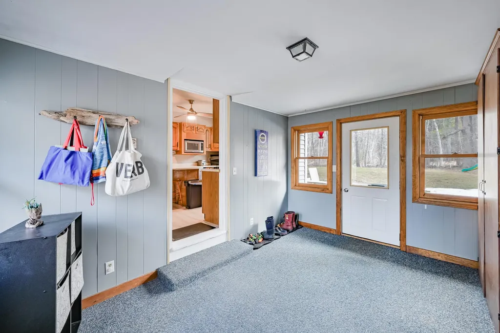 713 Gardiner Road Wiscasset ME 04578