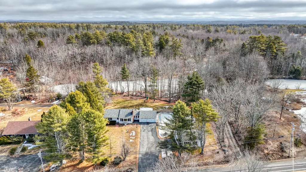 713 Gardiner Road Wiscasset ME 04578