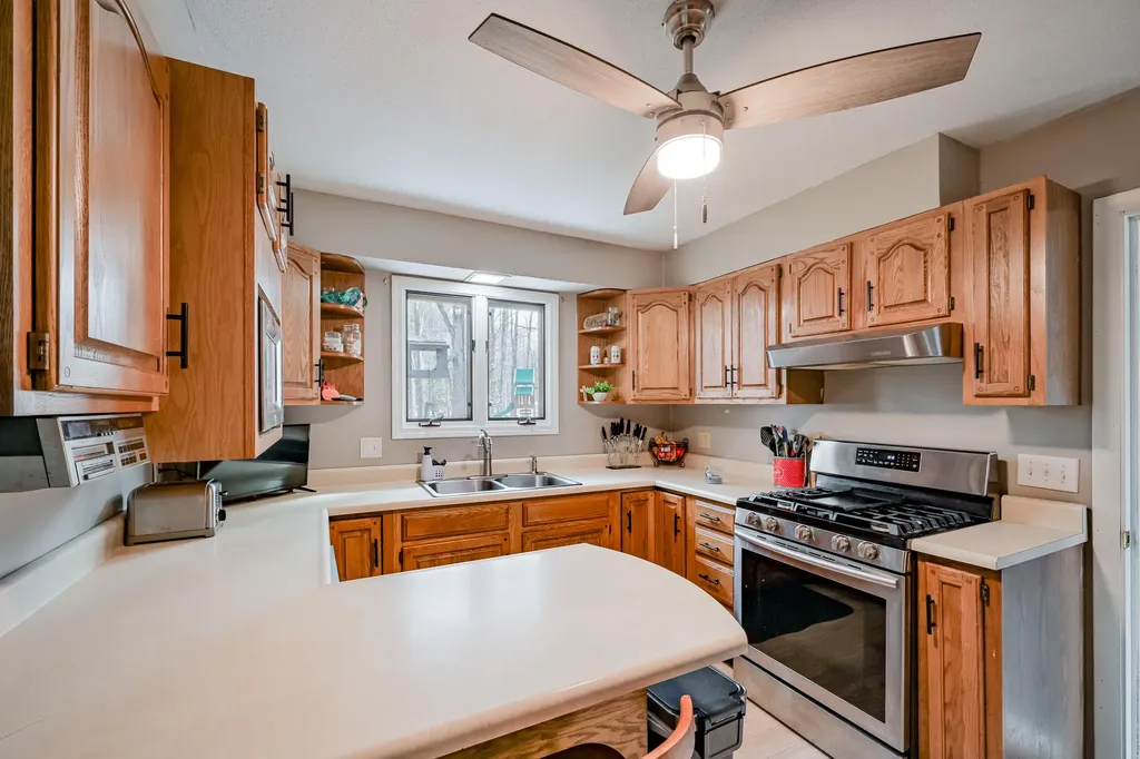 713 Gardiner Road Wiscasset ME 04578